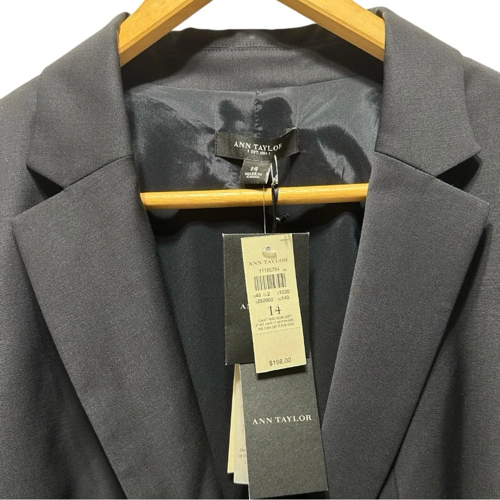 Ann Taylor NWT The One-Button Sophia Blazer in Midnight Blue Tropical Wool - Picture 4 of 12
